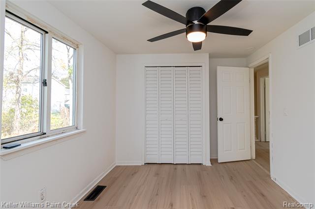 Builiding view seventeen for 240 S Shirley, Pontiac, MI. 48342