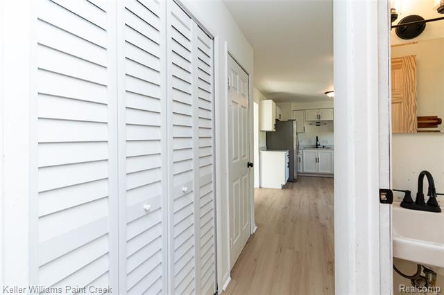 Builiding view six for 240 S Shirley, Pontiac, MI. 48342