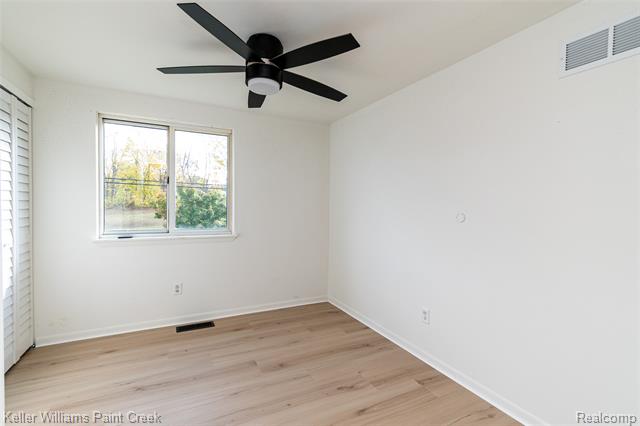 Builiding view thirteen for 240 S Shirley, Pontiac, MI. 48342