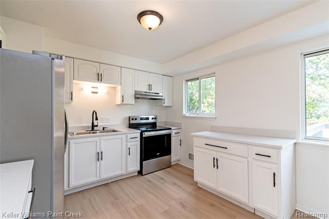 Builiding view three for 240 S Shirley, Pontiac, MI. 48342