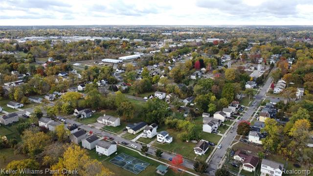 Builiding view twenty two for 240 S Shirley, Pontiac, MI. 48342