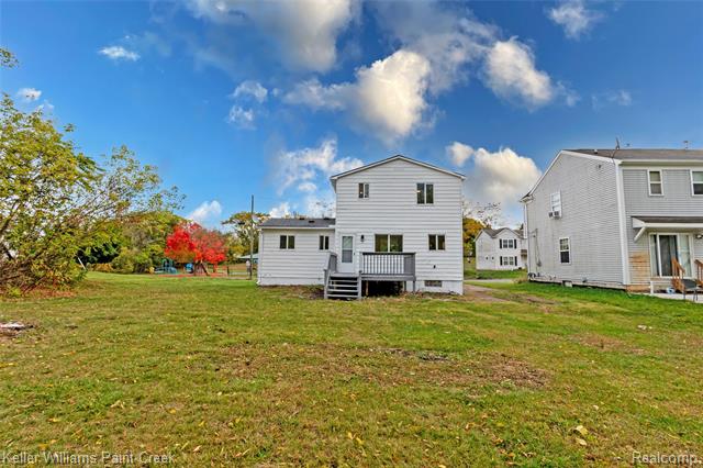 Builiding view twenty for 240 S Shirley, Pontiac, MI. 48342