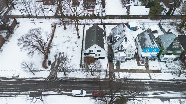 Builiding view twenty four for 2433 Fischer, Detroit, MI. 48214