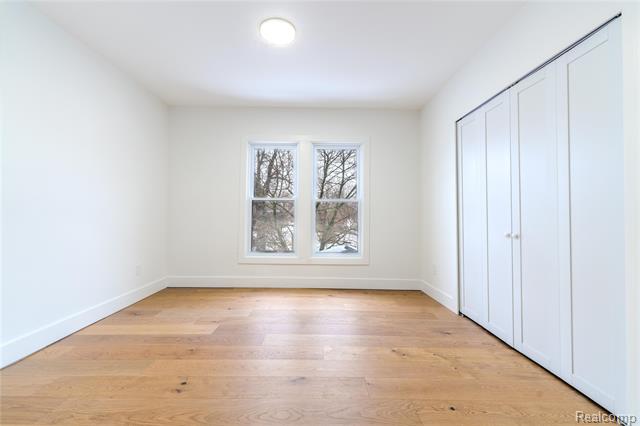 Builiding view twenty for 2433 Fischer, Detroit, MI. 48214