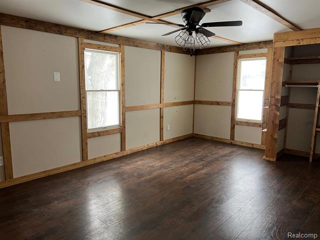 Builiding view eighteen for 2581 Carpenter, Lapeer, MI. 48446