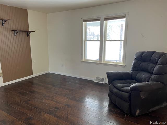 Builiding view eleven for 2581 Carpenter, Lapeer, MI. 48446