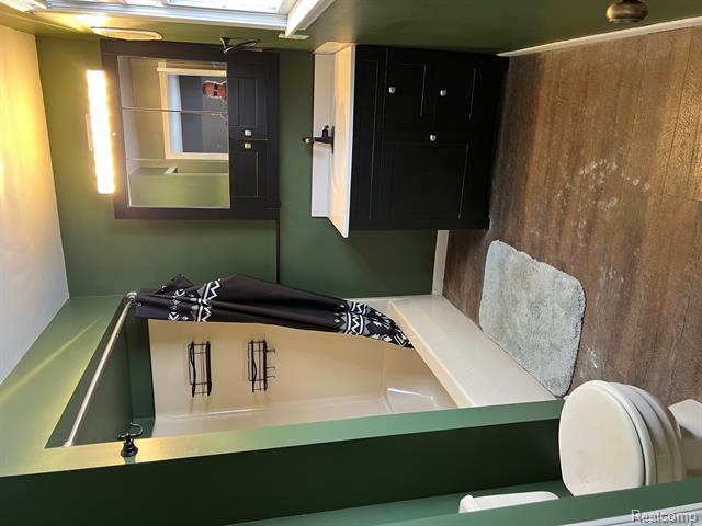 Builiding view fourteen for 2581 Carpenter, Lapeer, MI. 48446