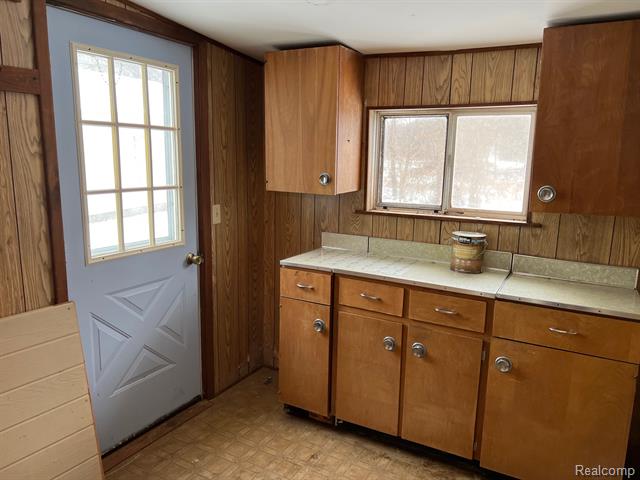 Builiding view nine for 2581 Carpenter, Lapeer, MI. 48446