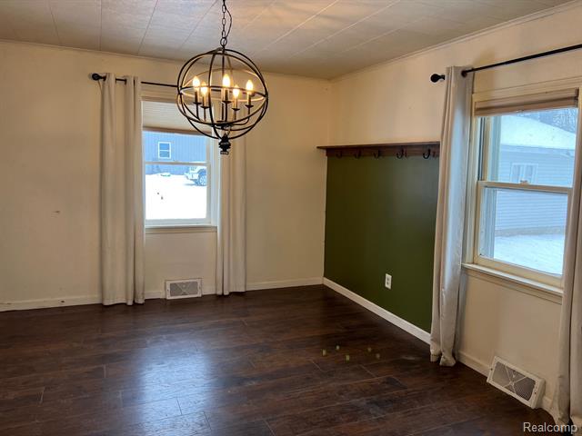 Builiding view ten for 2581 Carpenter, Lapeer, MI. 48446