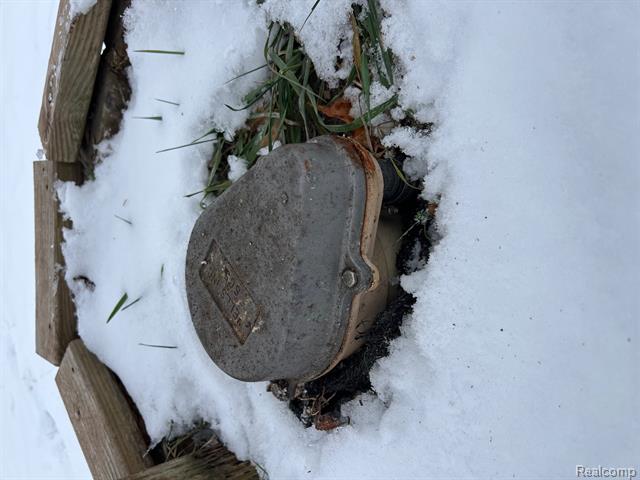 Builiding view thirty two for 2581 Carpenter, Lapeer, MI. 48446