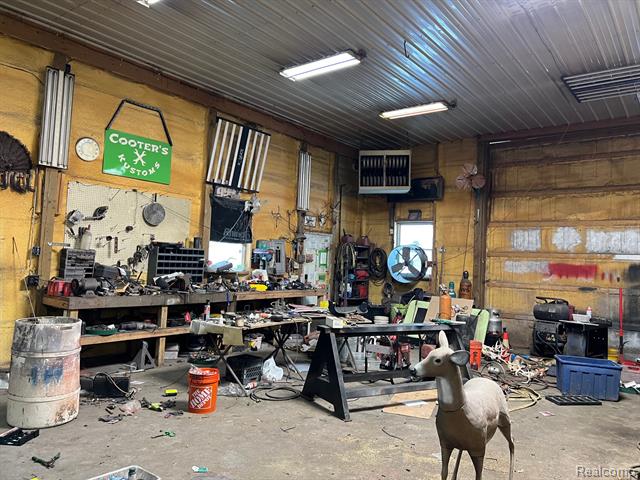 Builiding view twenty three for 2581 Carpenter, Lapeer, MI. 48446