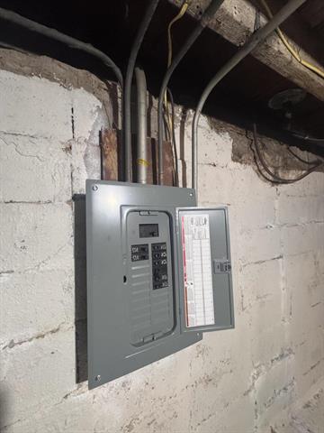 Builiding view seventeen for 910 Prince, Grand Rapids, MI. 49507