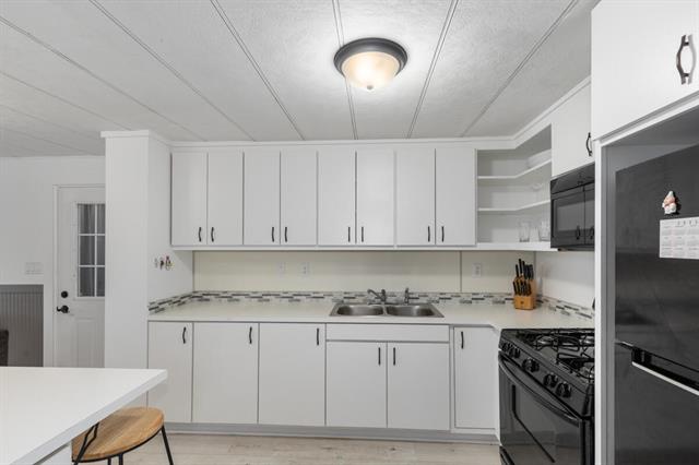 Builiding view eight for 852 Tarpon St, Wyoming, MI. 49509