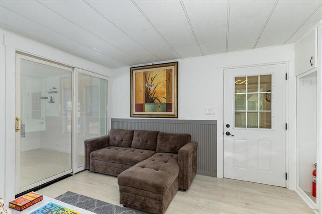 Builiding view six for 852 Tarpon St, Wyoming, MI. 49509