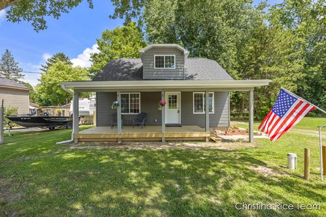 front view for 118 Clark Street, Six Lakes, Mi. 48886