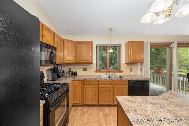 Builiding view four for 1563 Amberly, Grand Rapids, MI. 49508