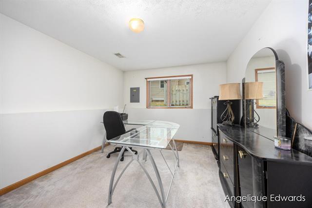 Builiding view fourteen for 1563 Amberly, Grand Rapids, MI. 49508