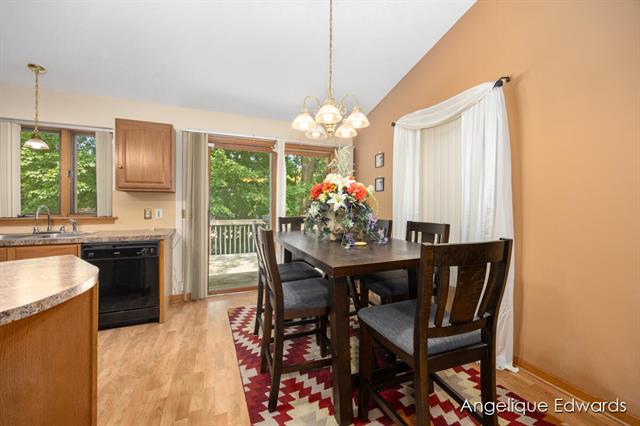 Builiding view six for 1563 Amberly, Grand Rapids, MI. 49508