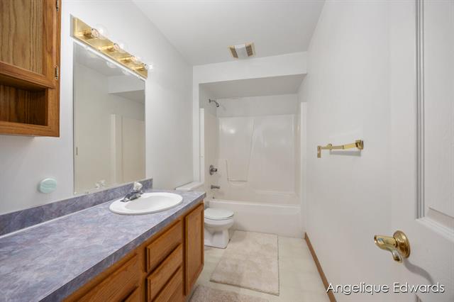 Builiding view thirteen for 1563 Amberly, Grand Rapids, MI. 49508