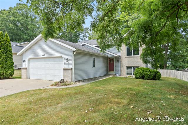 front view for 1563 Amberly Drive Se, Grand Rapids, Mi. 49508