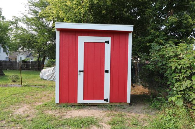 Builiding view sixteen for 1265 Ionia, Grand Rapids, MI. 49507