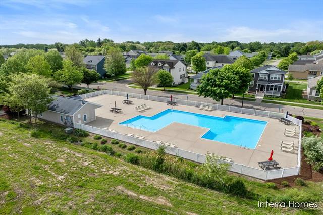 Builiding view eighteen for 2835 Highgate, Grand Rapids, MI. 49512