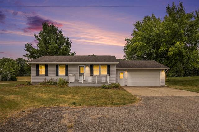 front view picture of 13280 Bradshaw Street Ne, Gowen, MI. 49326