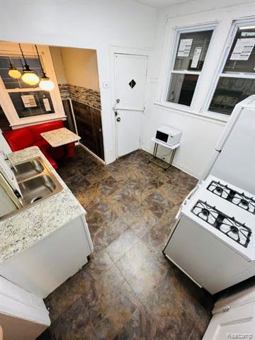 Builiding view thirteen for 2685 Clairmount, Detroit, MI. 48206