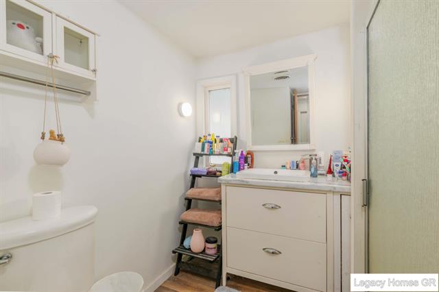 Builiding view thirteen for 961 Dolphin, Wyoming, MI. 49509