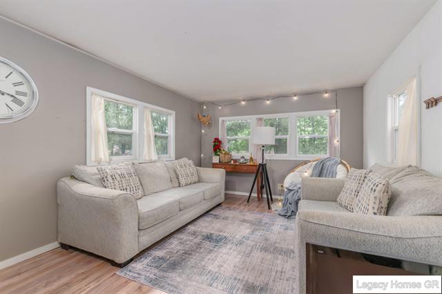 Builiding view three for 961 Dolphin, Wyoming, MI. 49509