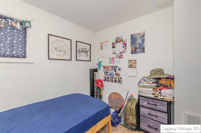 Builiding view twelve for 961 Dolphin, Wyoming, MI. 49509