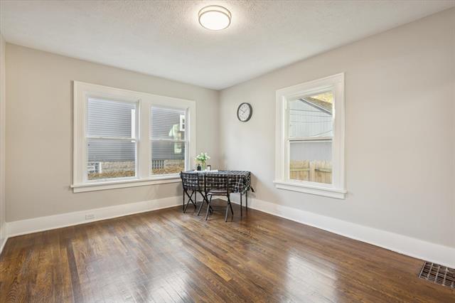 Builiding view fifteen for 843 Clancy, Grand Rapids, MI. 49503