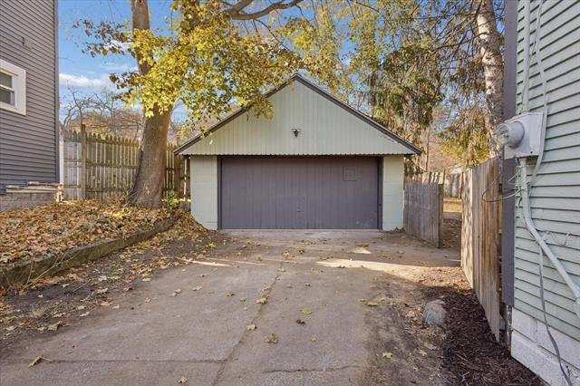 Builiding view forty four for 843 Clancy, Grand Rapids, MI. 49503