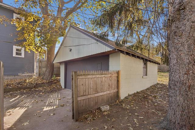 Builiding view forty three for 843 Clancy, Grand Rapids, MI. 49503