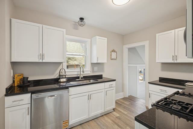 Builiding view seventeen for 843 Clancy, Grand Rapids, MI. 49503