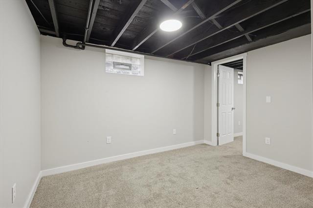 Builiding view thirty nine for 843 Clancy, Grand Rapids, MI. 49503