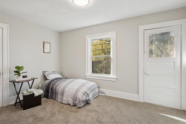 Builiding view thirty for 843 Clancy, Grand Rapids, MI. 49503