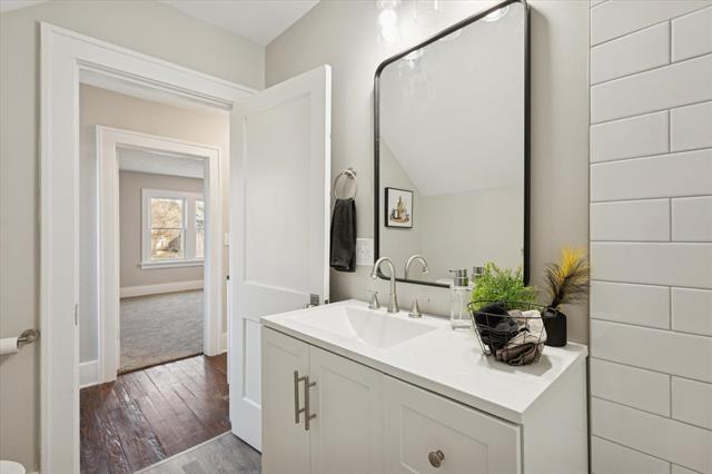 Builiding view twenty nine for 843 Clancy, Grand Rapids, MI. 49503