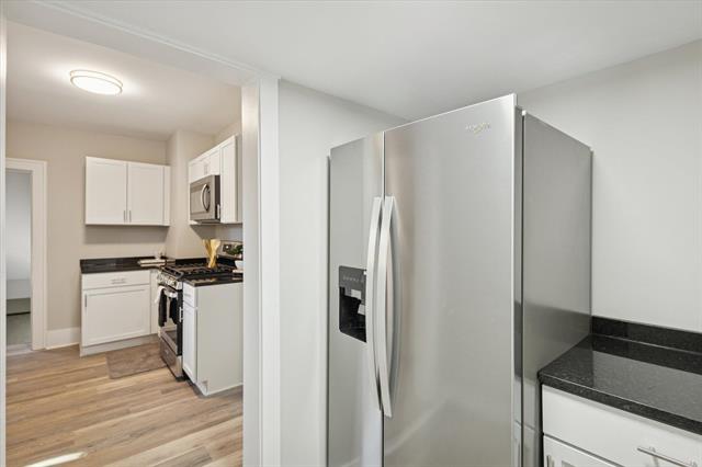 Builiding view twenty three for 843 Clancy, Grand Rapids, MI. 49503