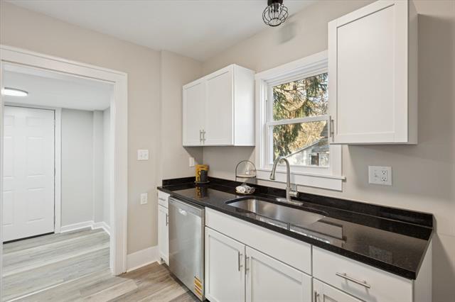 Builiding view twenty two for 843 Clancy, Grand Rapids, MI. 49503