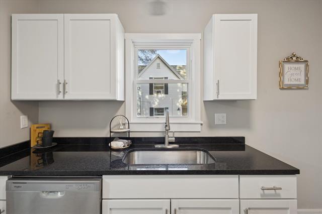 Builiding view twenty for 843 Clancy, Grand Rapids, MI. 49503