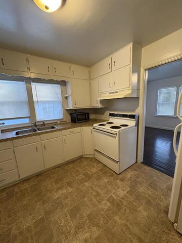 Builiding view six for 1385 Superior, Benton Harbor, MI. 49022