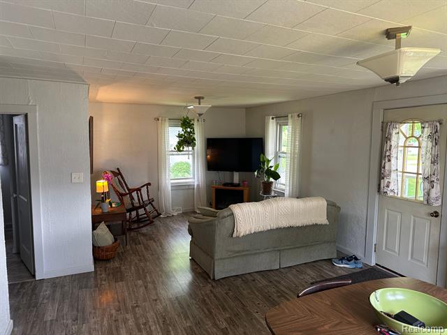 Builiding view three for 7980 Gilford, Reese, MI. 48757