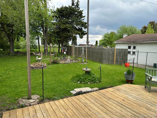 Builiding view twenty one for 7980 Gilford, Reese, MI. 48757