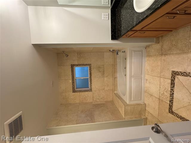 Builiding view fifteen for 7889 Chilson, Pinckney, MI. 48169