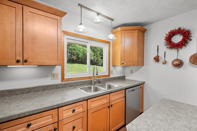 Builiding view fifteen for 22100 Uldriks, Battle Creek, MI. 49017