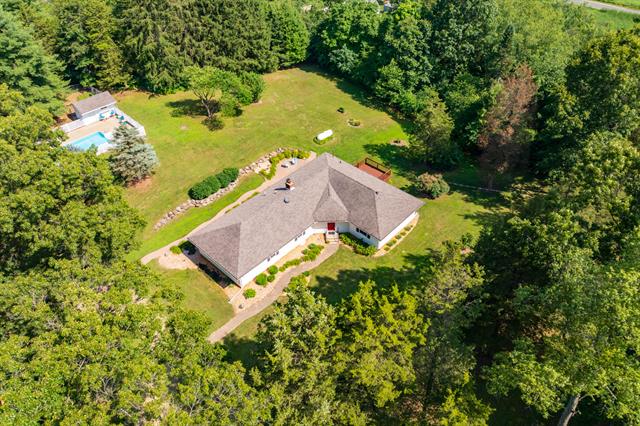 Builiding view fifty seven for 22100 Uldriks, Battle Creek, MI. 49017