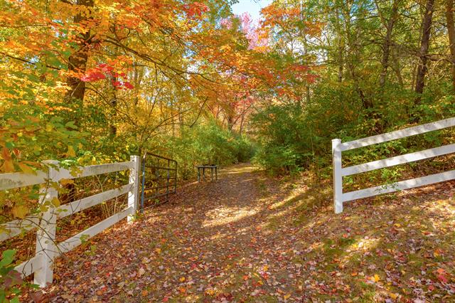 Builiding view forty nine for 22100 Uldriks, Battle Creek, MI. 49017