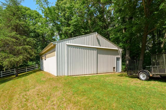 Builiding view forty six for 22100 Uldriks, Battle Creek, MI. 49017