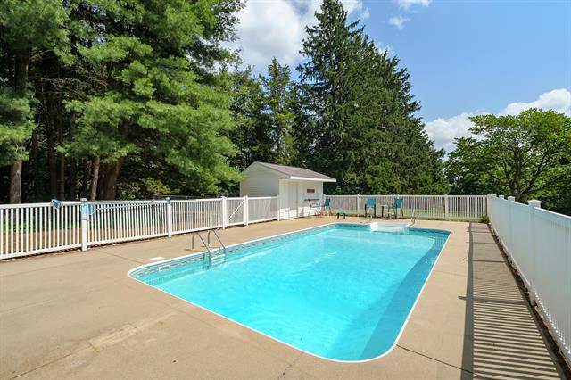 Builiding view forty two for 22100 Uldriks, Battle Creek, MI. 49017